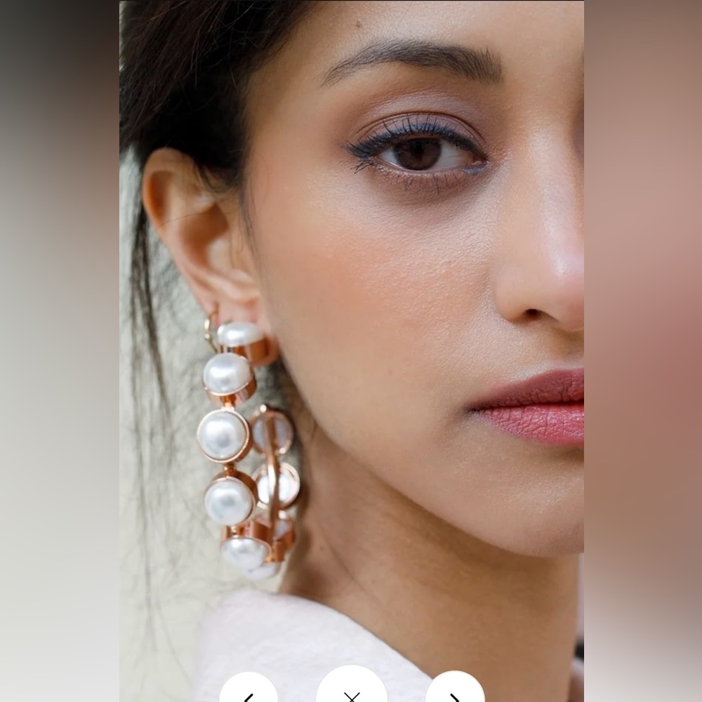 Elegant Pearl and Gold Hoop Earrings